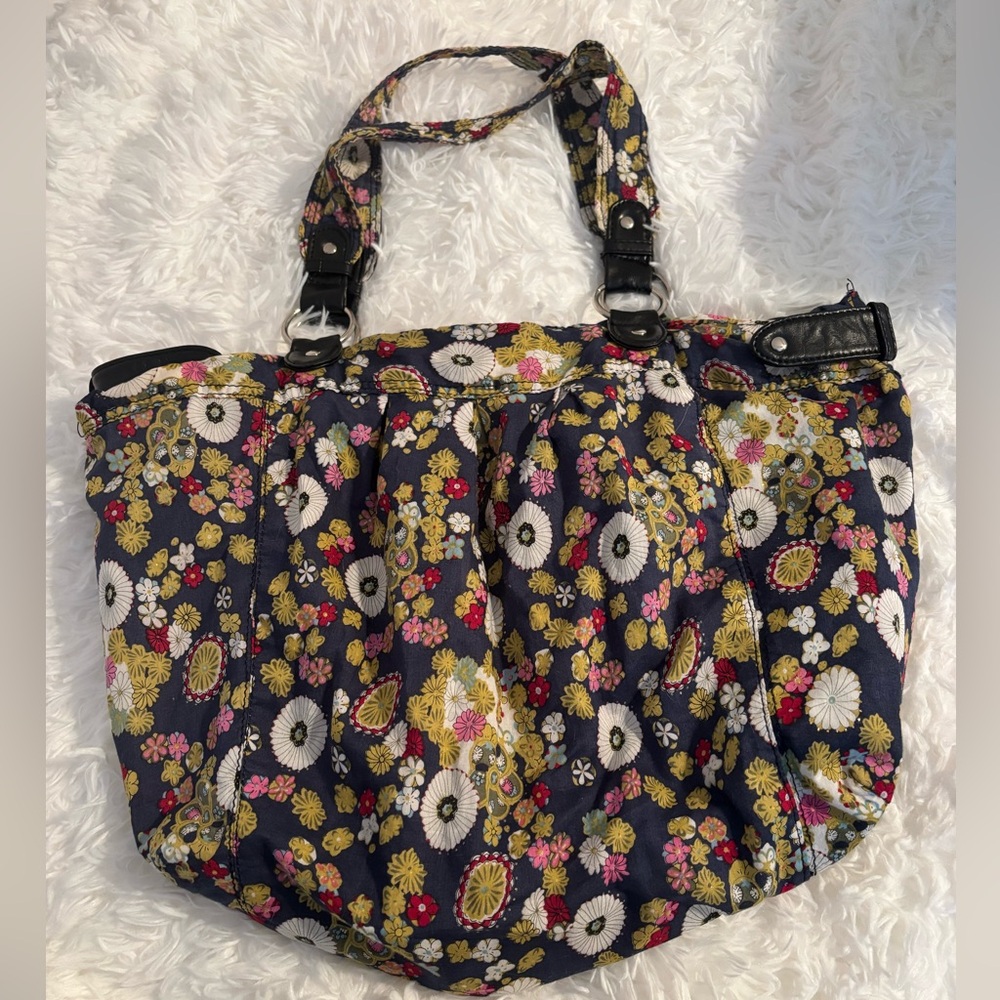 AMICI ACCESSORIES TOTE